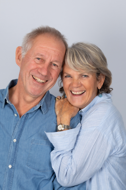 séance photos portrait d'un couple, réalisée en studio dans le vignoble nantais.