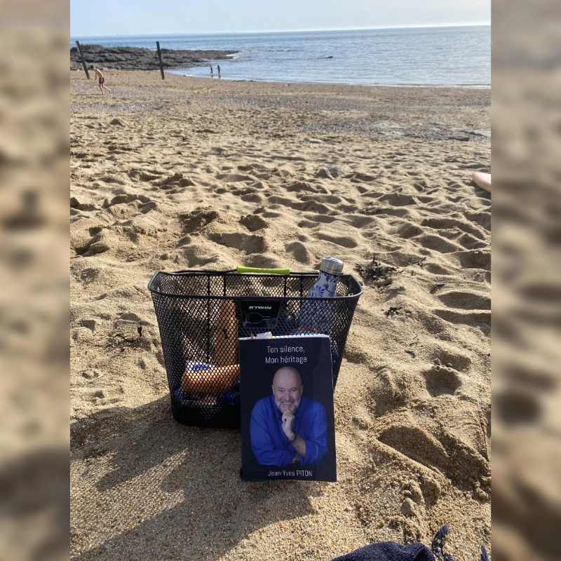 lecture du roman autobiographique de JY à la plage